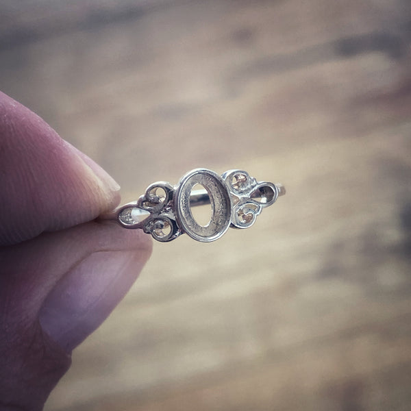 Celtic Oval Ring size P